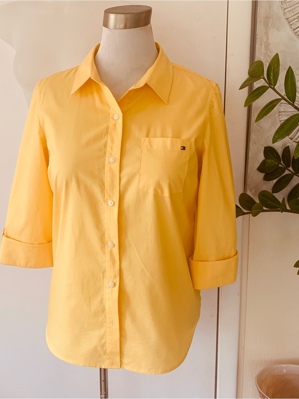 NWOT Tommy Hilfiger  100% Yellow Cotton Long Sleeve Button Up Shirt Size M